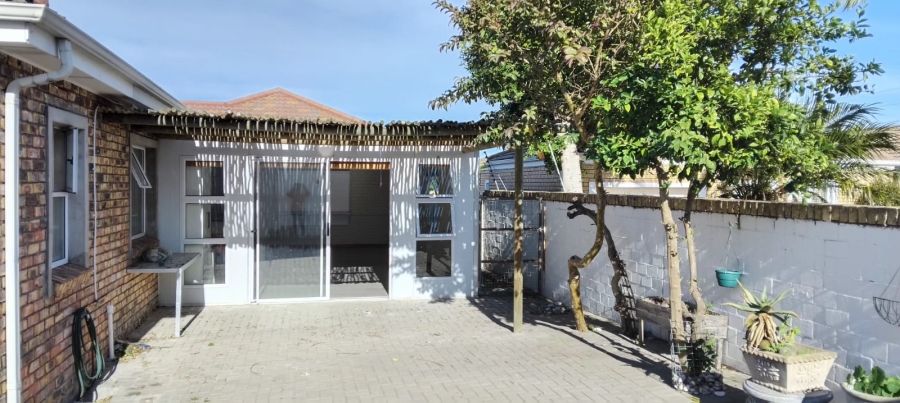 To Let 3 Bedroom Property for Rent in Jagtershof Western Cape